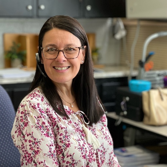 Meet your Posher, Davene - Picture 1 of 4